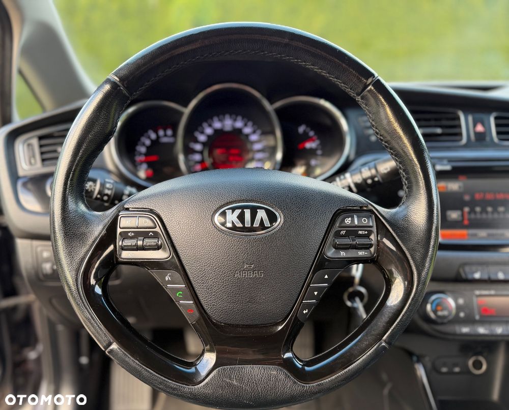 Kia Ceed 1.6 CRDi 128 ISG Platinum Edition - 34