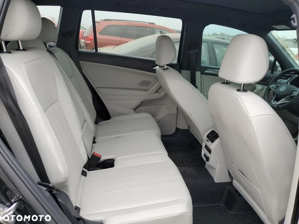 Volkswagen Tiguan - 10