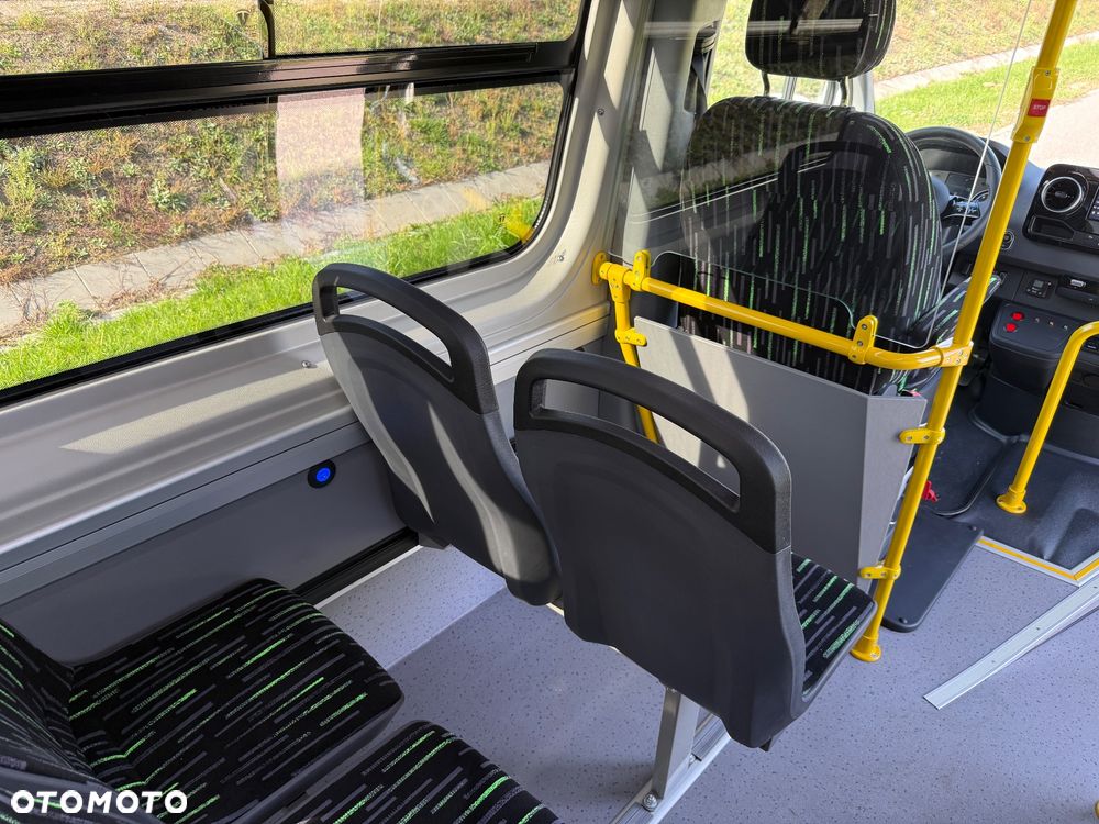 Mercedes-Benz ESprinter 420 - 25