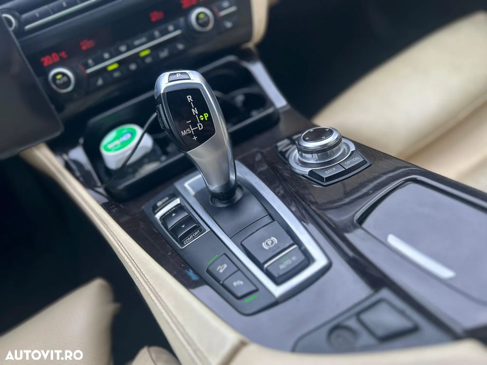 BMW Seria 5 528i xDrive Aut. - 9
