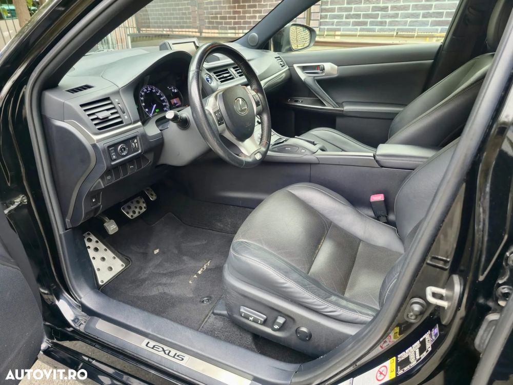 Lexus CT - 7