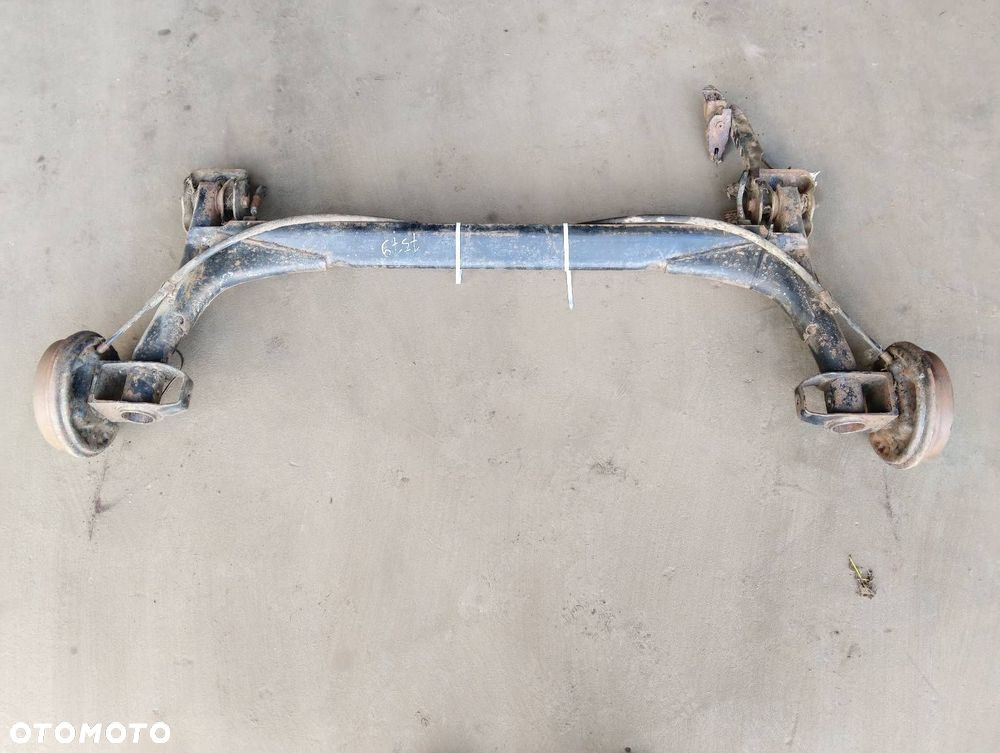 BELKA OŚ ZAWIESZENIA TYŁ BĘBNY BEZ ABS VOLKSWAGEN GOLF II HB 5D - 6