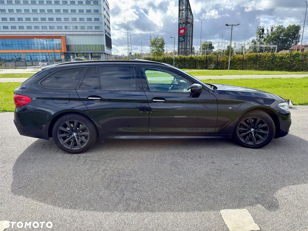BMW Seria 5 520d M Sport - 8