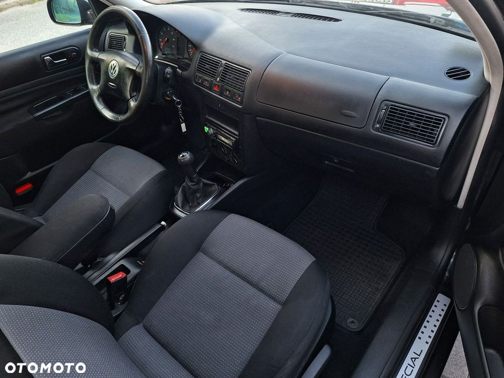 Volkswagen Golf - 10
