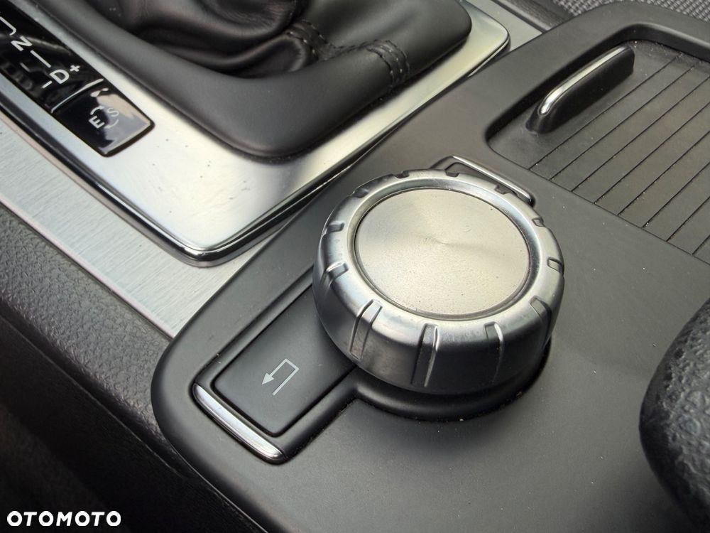 Mercedes-Benz Klasa C 250 CGI Automatik BlueEFFICIENCY Avantgarde - 37