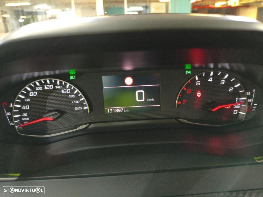 Peugeot 2008 1.5 BlueHDi Allure - 3