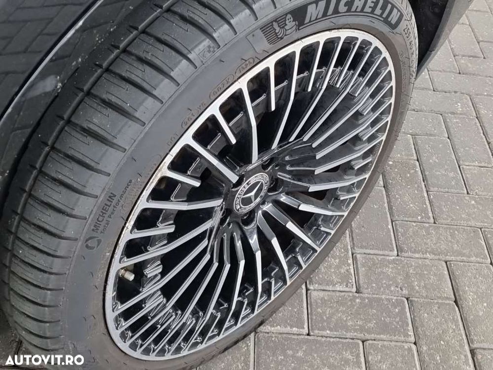 Mercedes-Benz EQC - 13