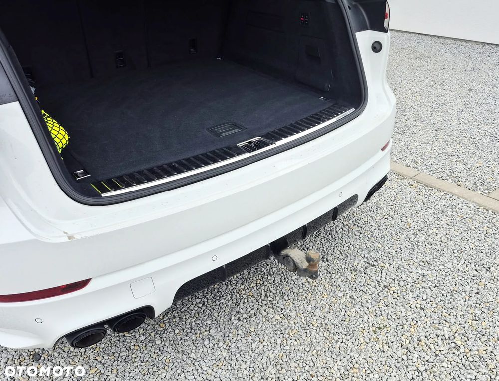 Porsche Cayenne E-Hybrid - 6