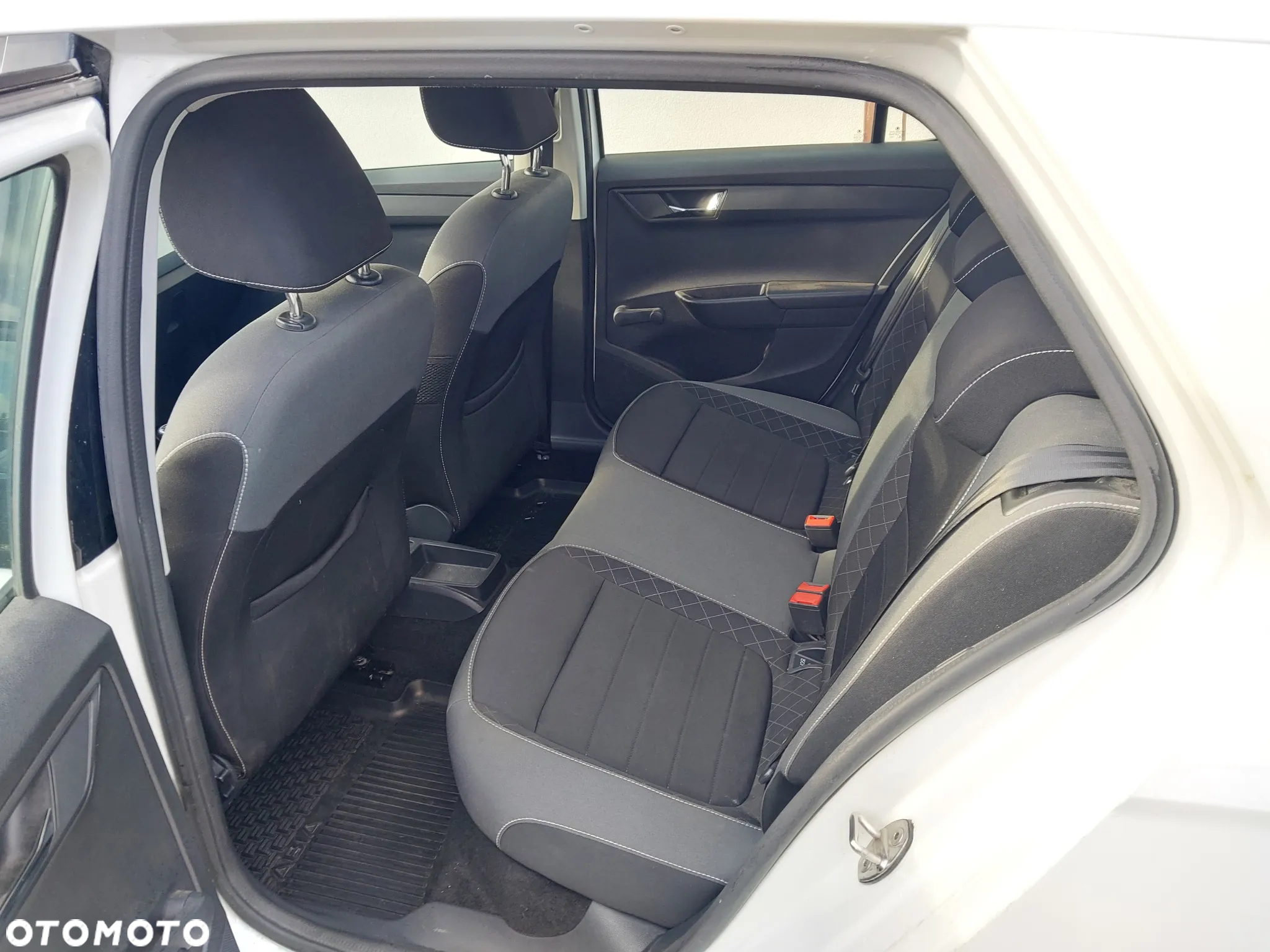 Skoda Fabia 1.0 Ambition - 8