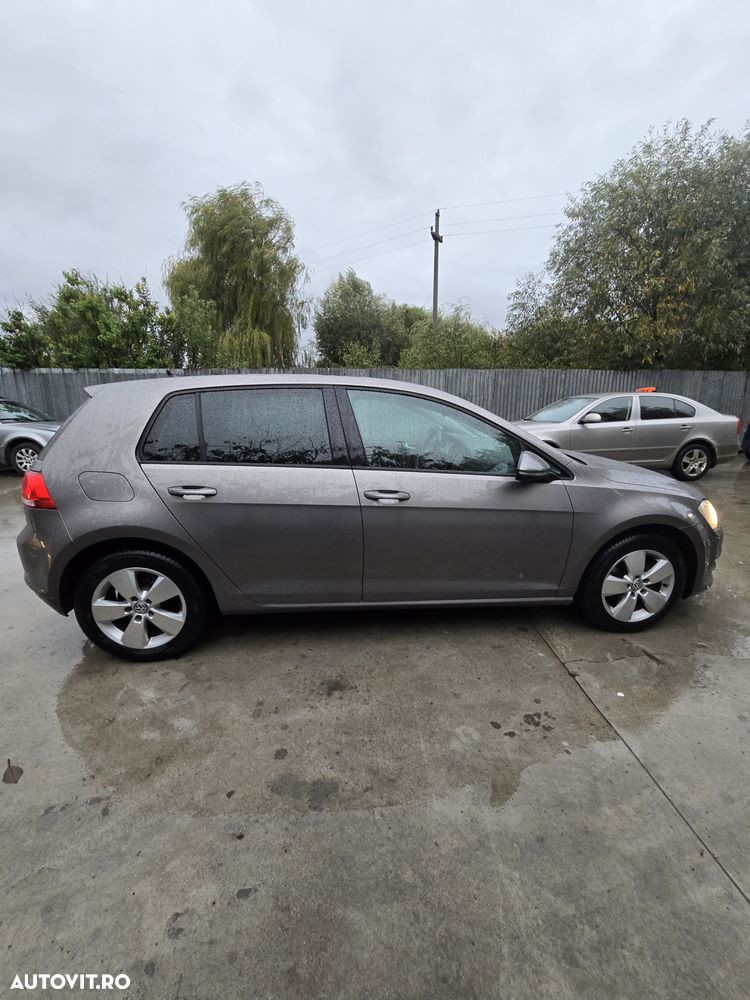 Volkswagen Golf - 15