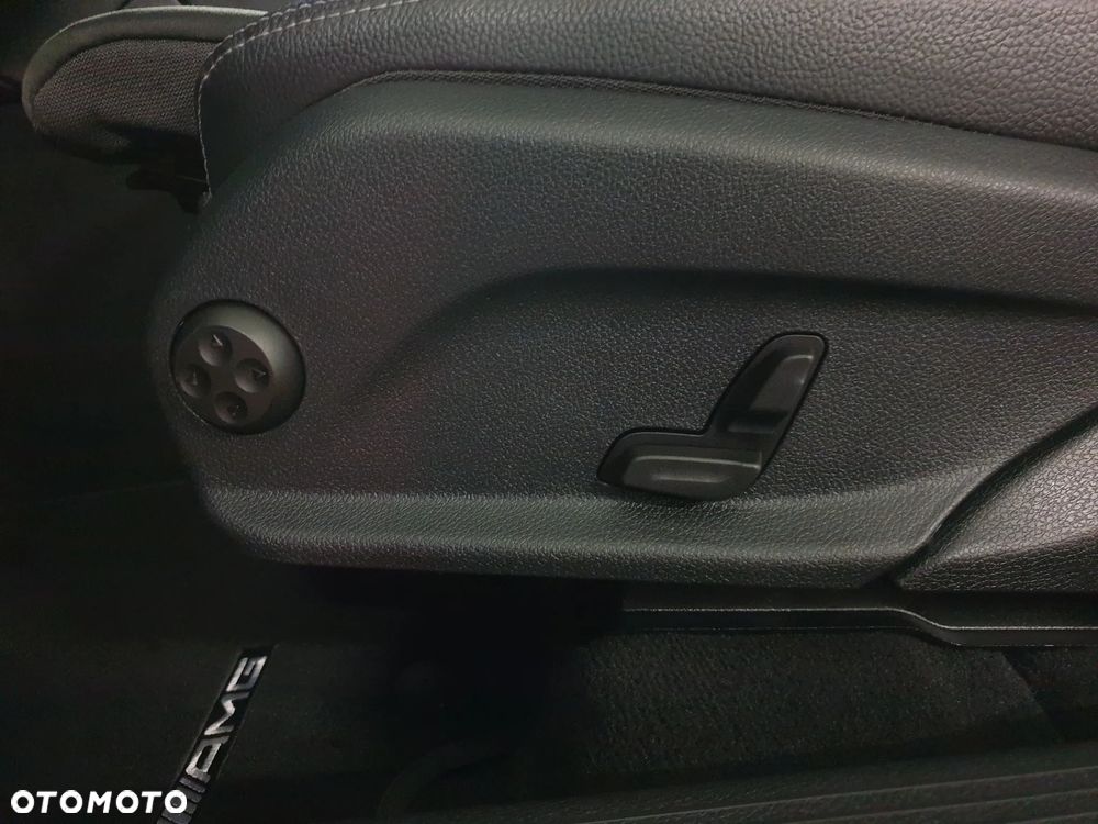 Mercedes-Benz GLC 300 de 4Matic 9G-TRONIC AMG Line Plus - 32