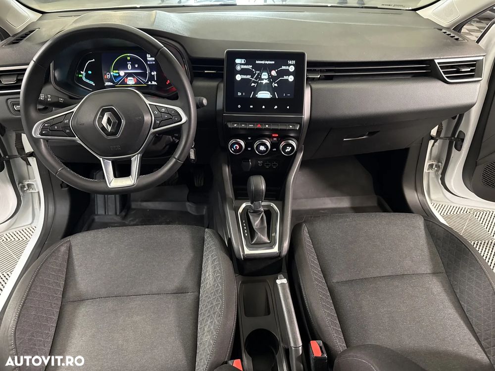 Renault Clio - 10