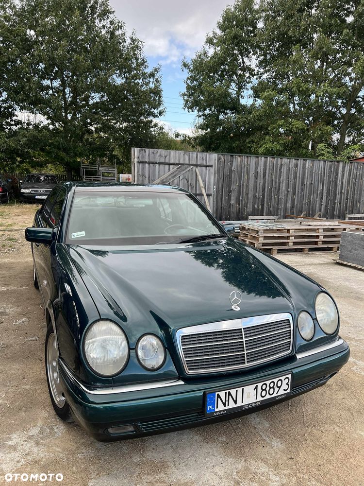 Mercedes-Benz Klasa E - 1