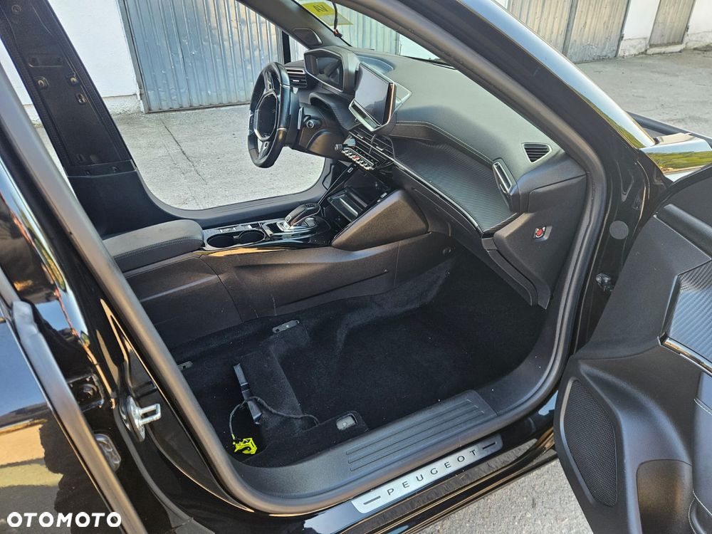 Peugeot 2008 - 11