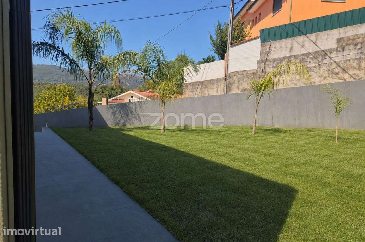 Moradia T3 Semi-Nova em Lanhas, Vila Verde - Grande imagem: 4/46