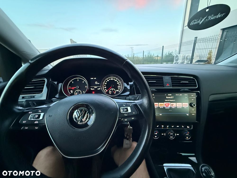 Volkswagen Golf 1.6 TDI Sound - 22
