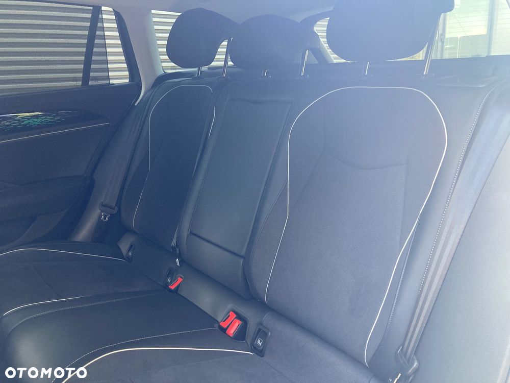 Volkswagen Passat Variant - 22
