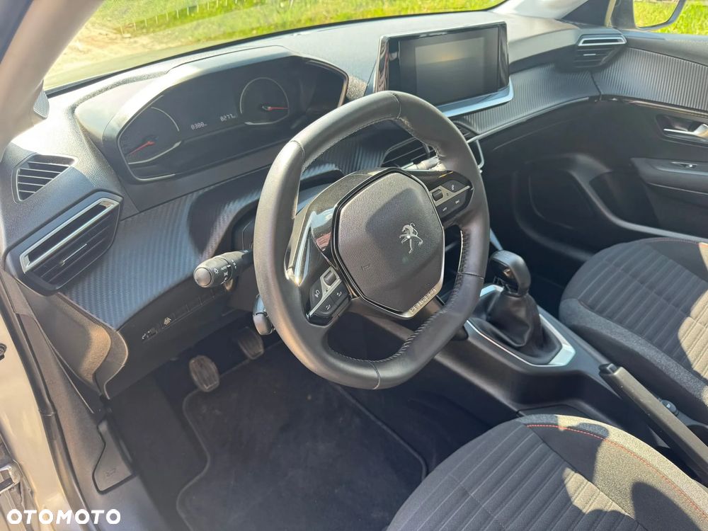 Peugeot 208 - 7