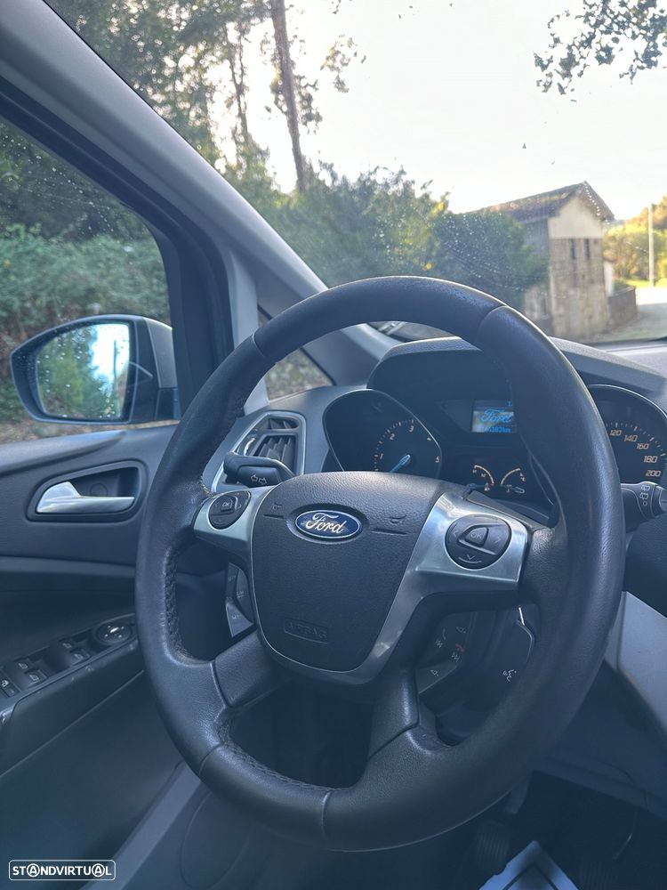 Ford Grand C-Max 1.6 TDCi Titanium - 24