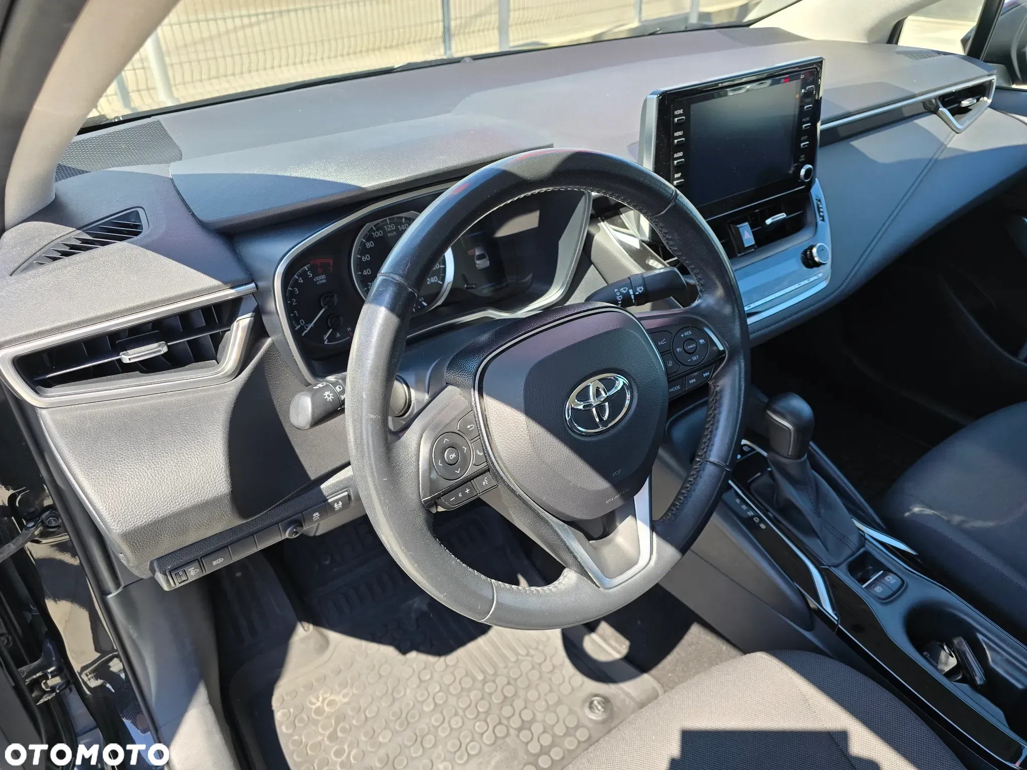 Toyota Corolla 1.8 Hybrid GPF Comfort - 22