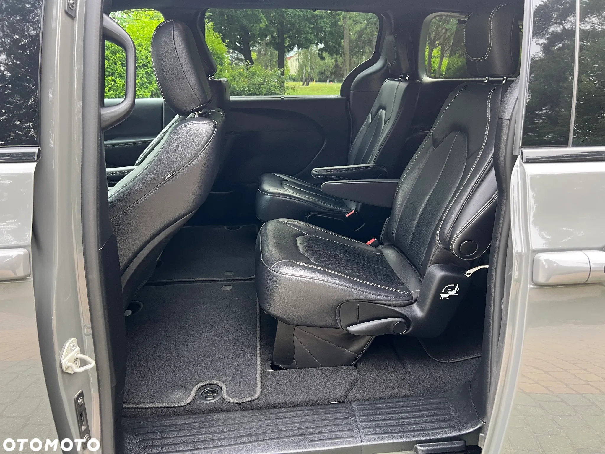 Chrysler Pacifica - 16