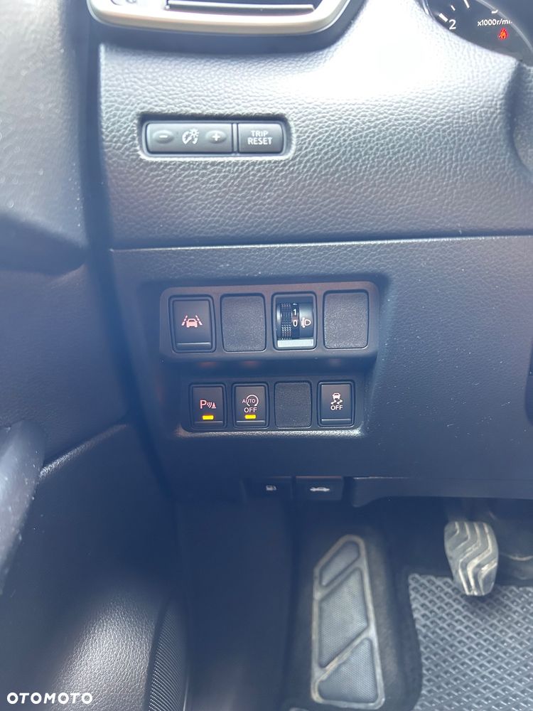 Nissan Qashqai 1.6 DCi Tekna EU6 - 18