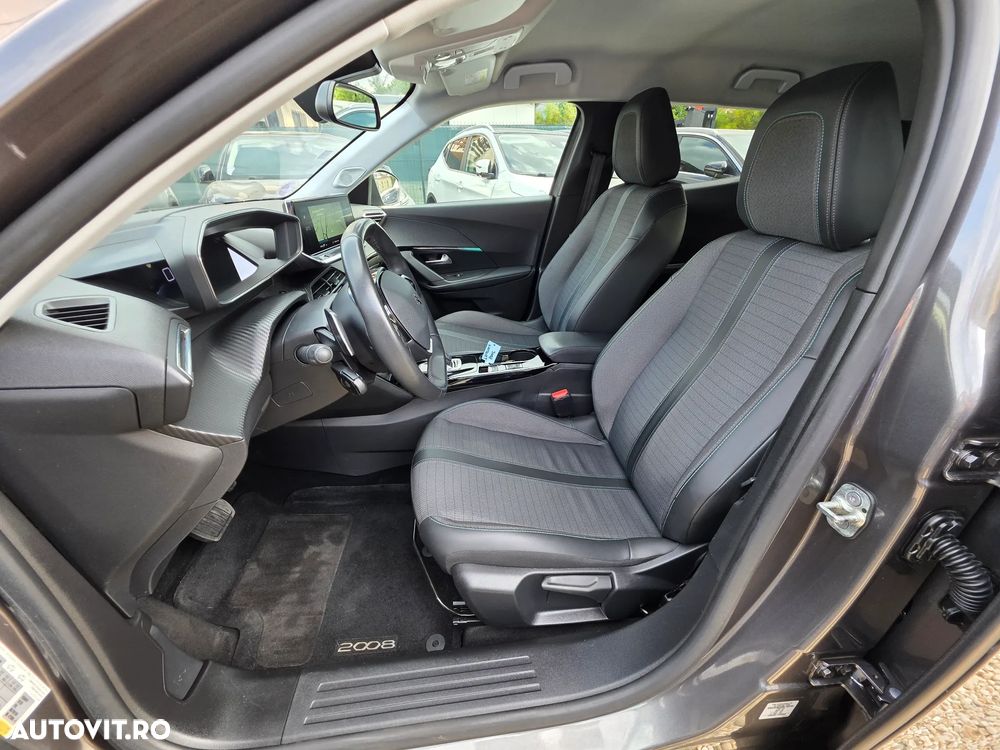 Peugeot 2008 PureTech 130 EAT8 GT - 22