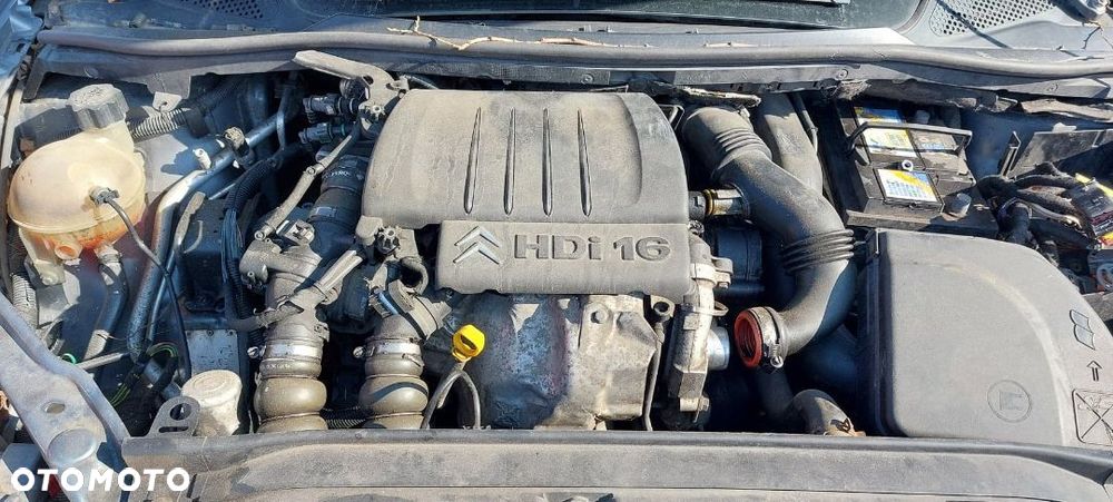 Citroen C4 1,6 hdi alternator - 1