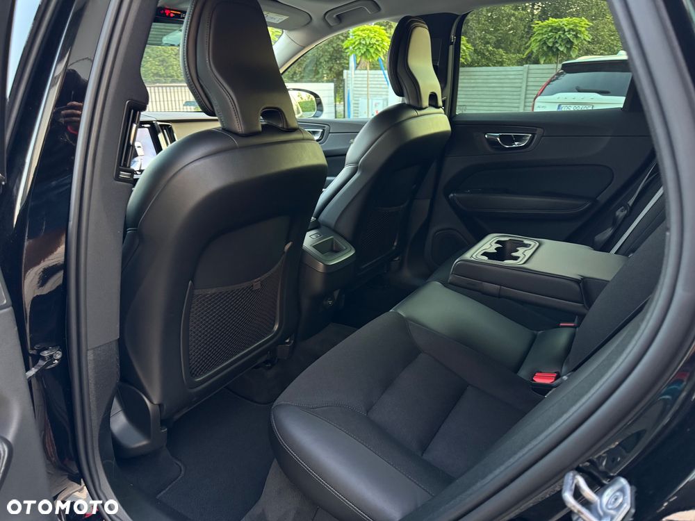 Volvo XC 60 D4 SCR AWD Momentum - 28