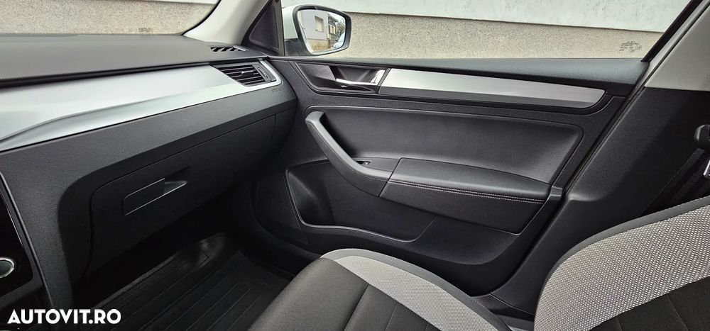 Skoda RAPID 1.0 TSI Ambition - 12