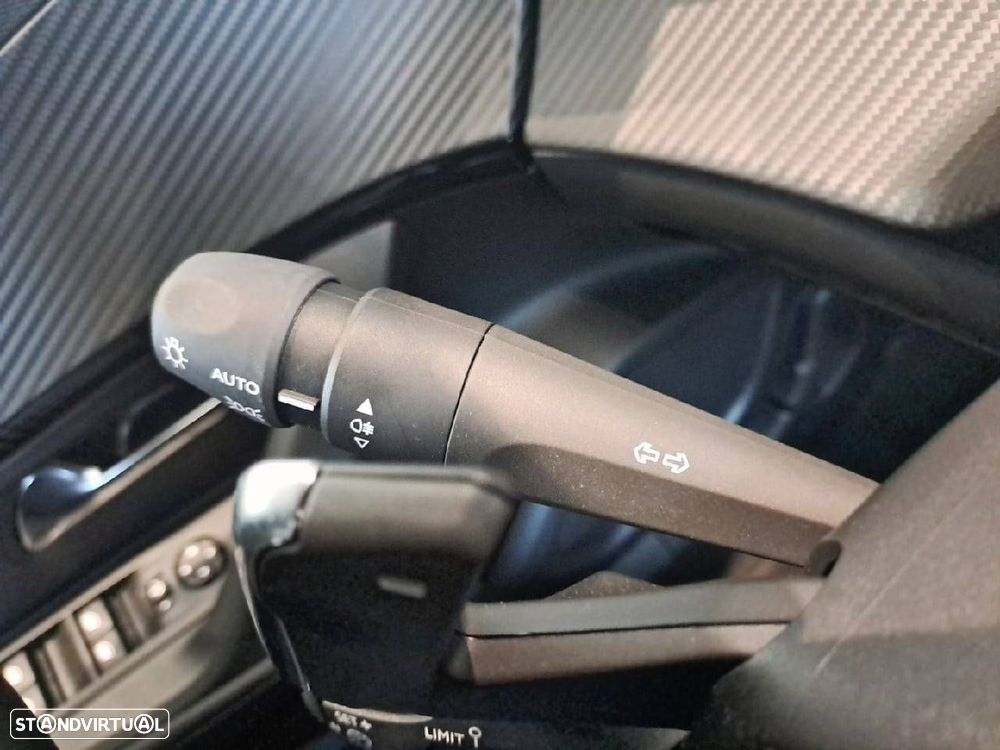 Peugeot 2008 1.2 Hybrid Allure e-DCS6 - 14