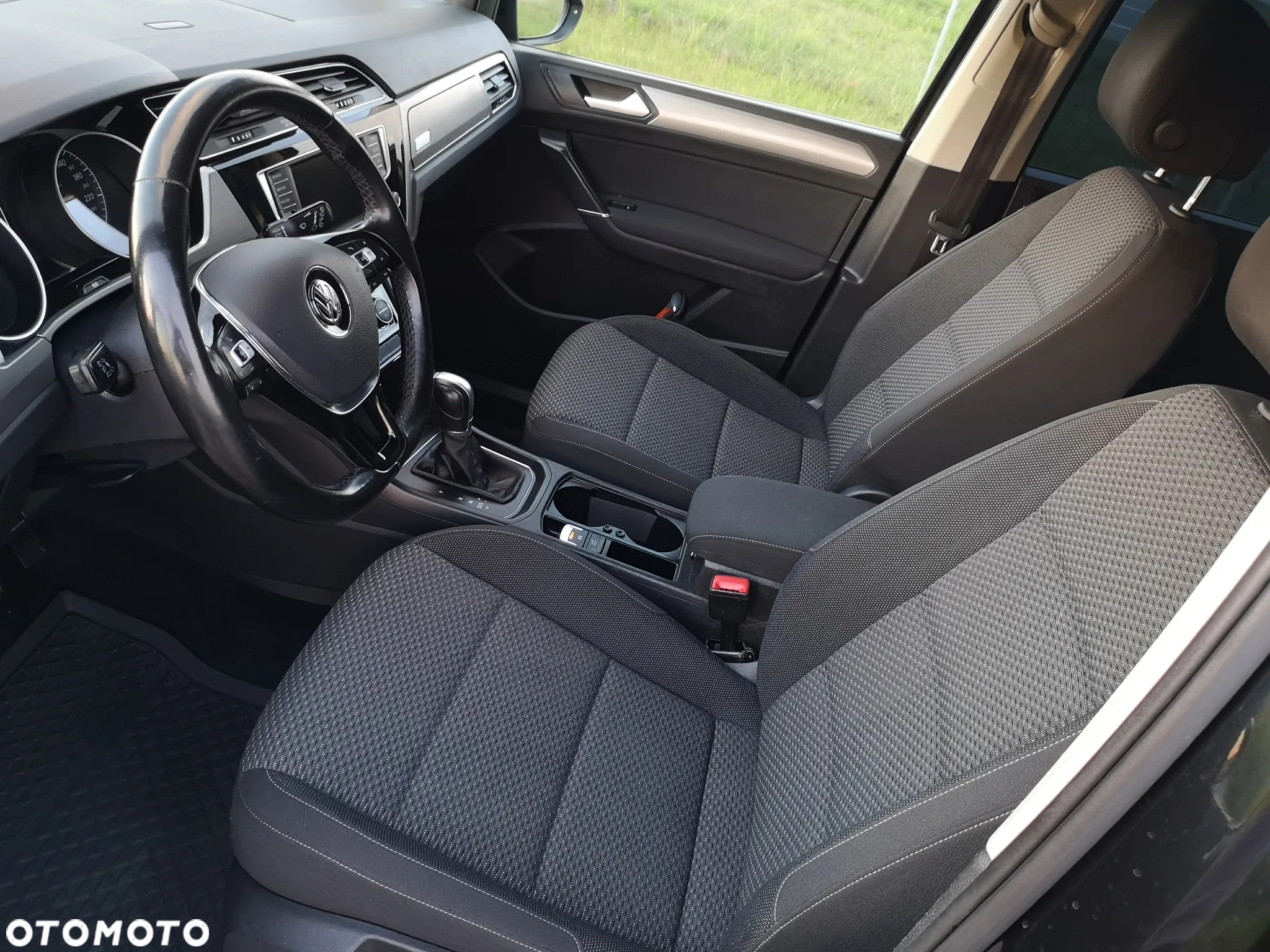Volkswagen Touran 2.0 TDI SCR DSG Comfortline - 6
