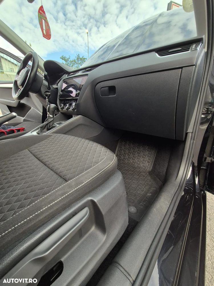 Skoda Octavia 2.0 TDI DSG Ambition - 11
