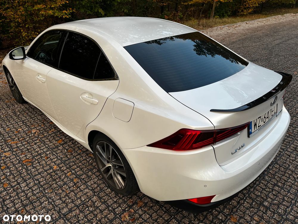 Lexus IS - 8