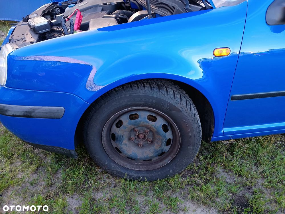 błotnik VW Golf 4 LW5Z - 1