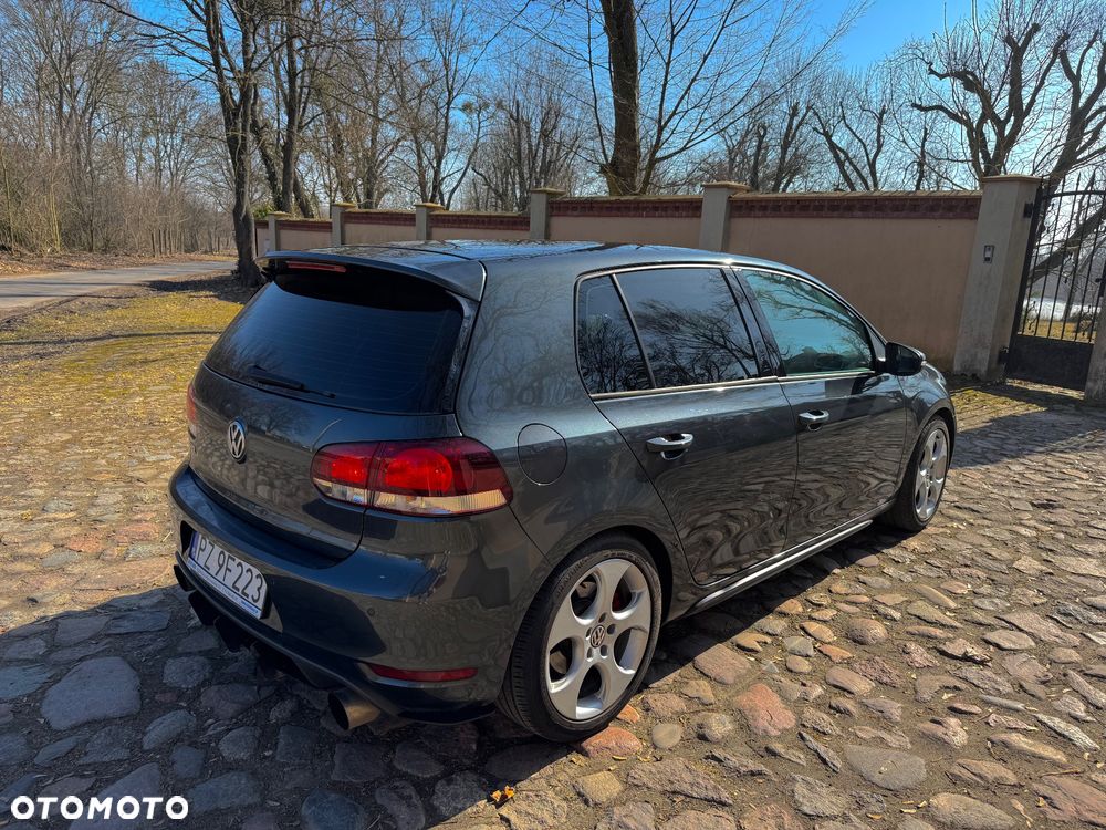 Volkswagen Golf 2.0 GTI - 3