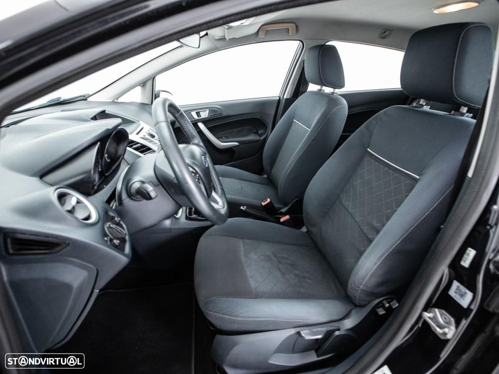 Ford Fiesta - 8