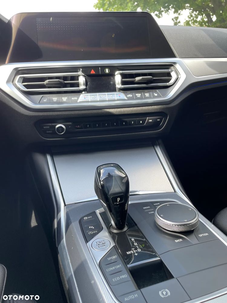 BMW Seria 3 330i xDrive M Sport sport - 12