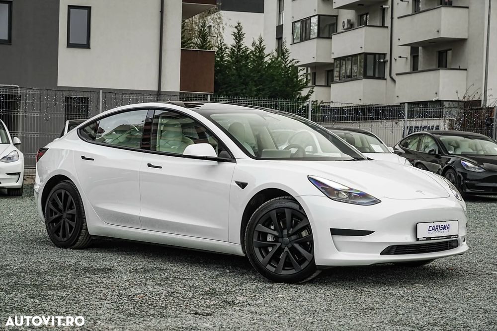 Tesla Model 3 Standard Reichweite Plus Hinterradantrieb - 11