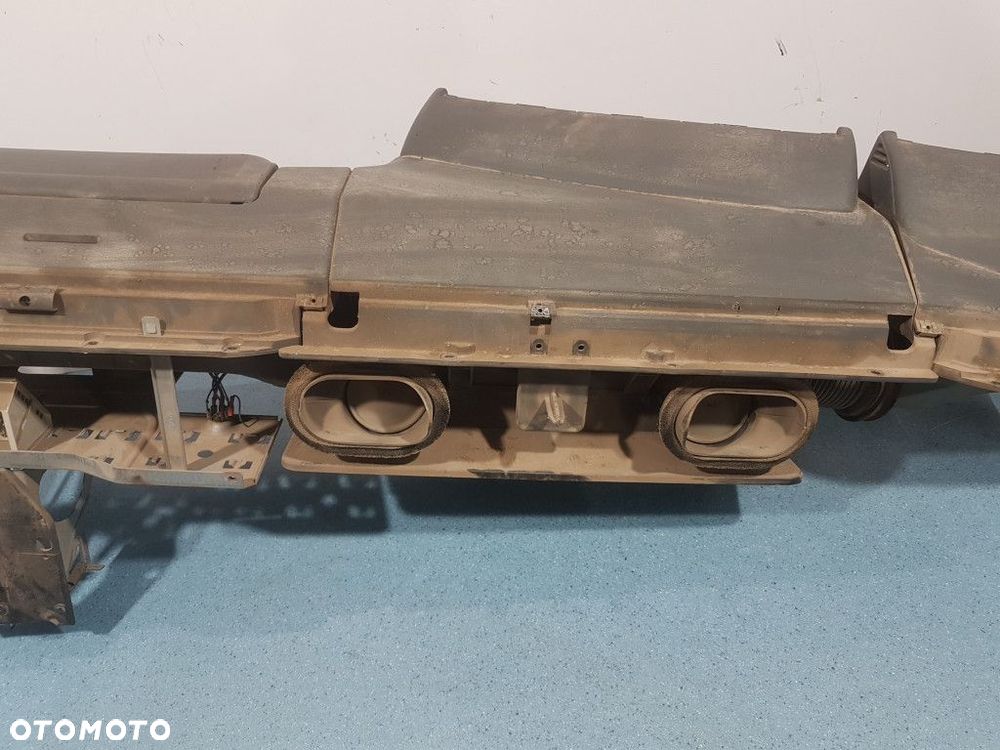 SCANIA SERII 4 4X2 P94 DESKA ROZDZIELCZA - 11