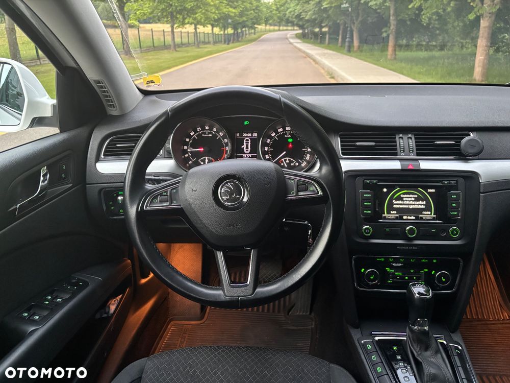 Skoda Superb 2.0 TDI Business DSG - 28