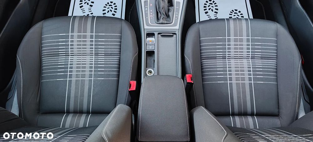 Volkswagen Golf 1.6 TDI BlueMotion Technology DSG Lounge - 21