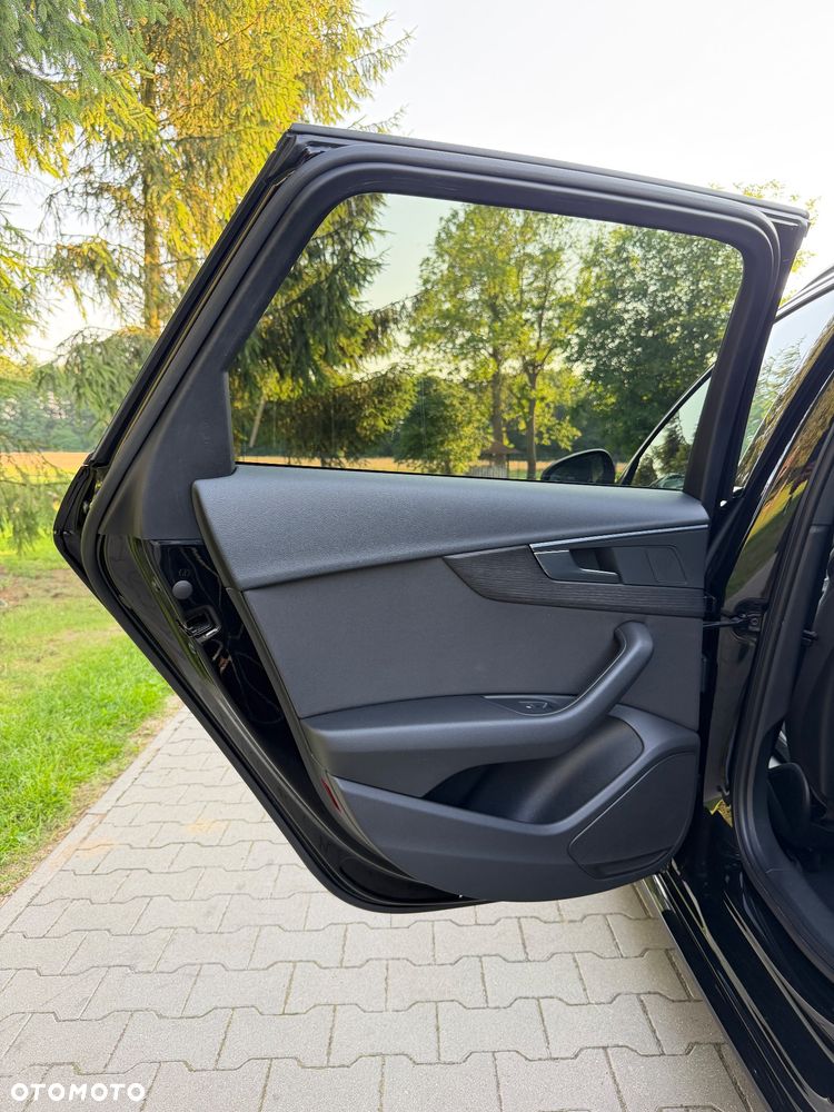 Audi A4 Avant 40 TDI Quattro S Line S tronic - 30