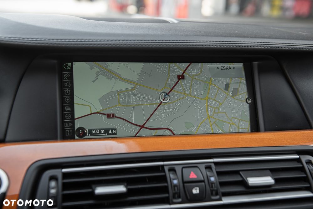 BMW Seria 5 535i xDrive Sport-Aut Luxury Line - 31