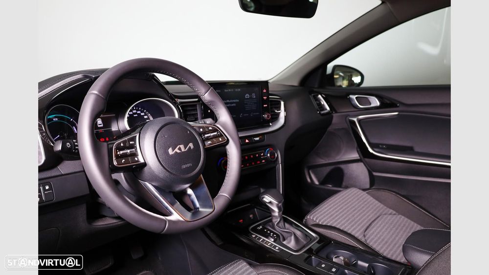 Kia XCeed - 12
