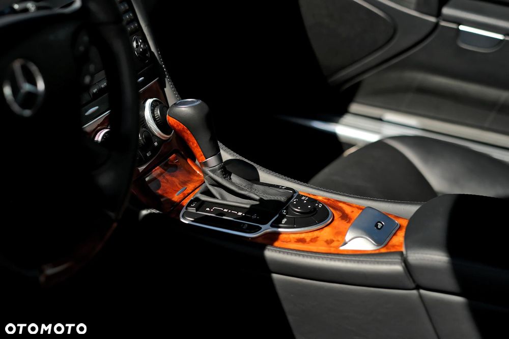 Mercedes-Benz SL - 16