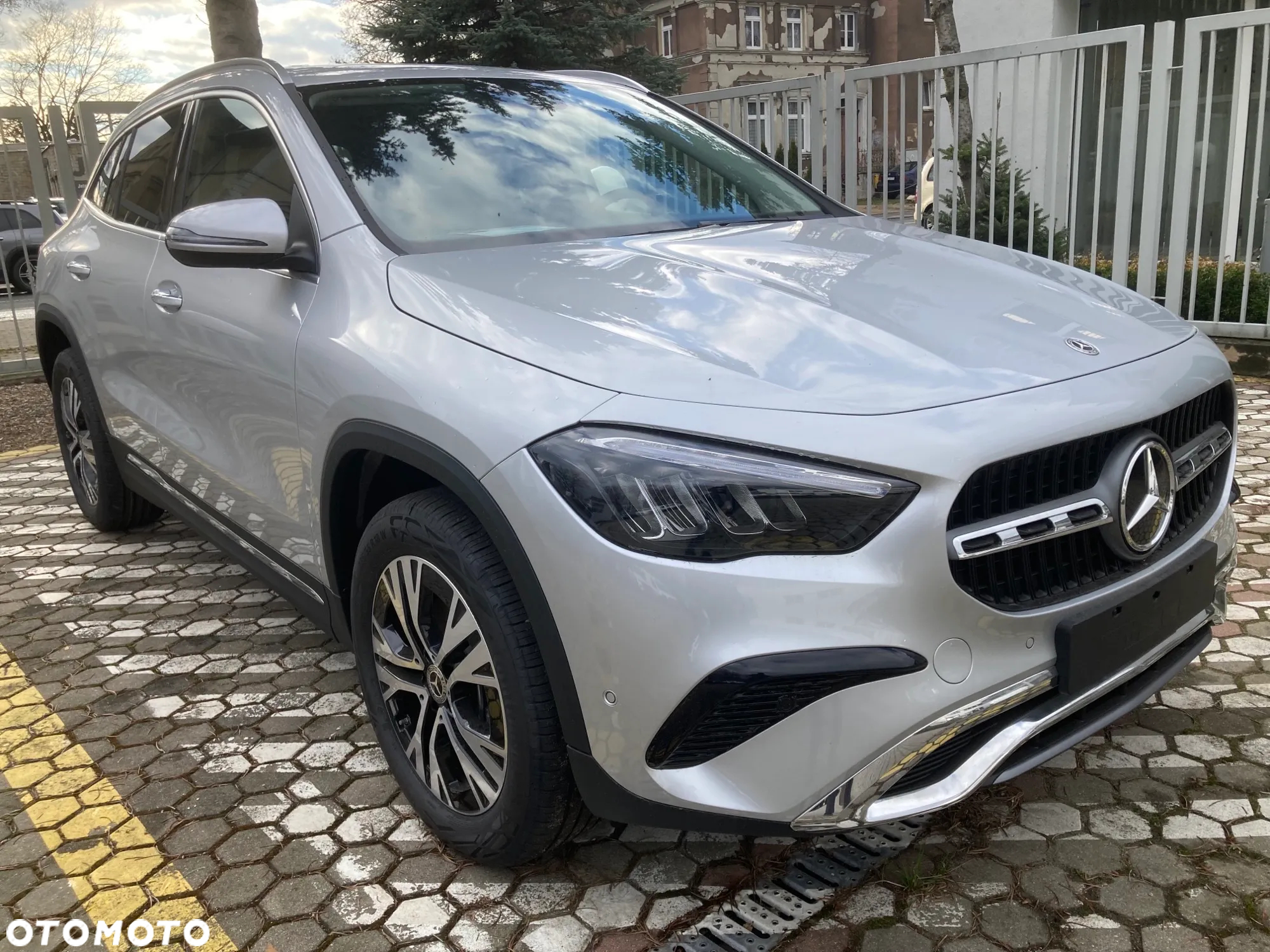 Mercedes-Benz GLA 200 d - 2