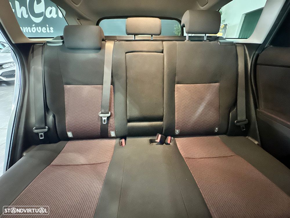 Toyota Auris Touring Sports 1.4 D-4D Comfort+Pack Sport - 28