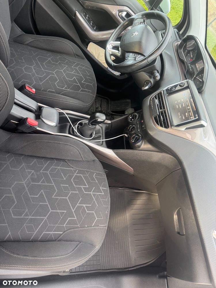 Peugeot 2008 e-HDi FAP 92 STOP & START Active - 10