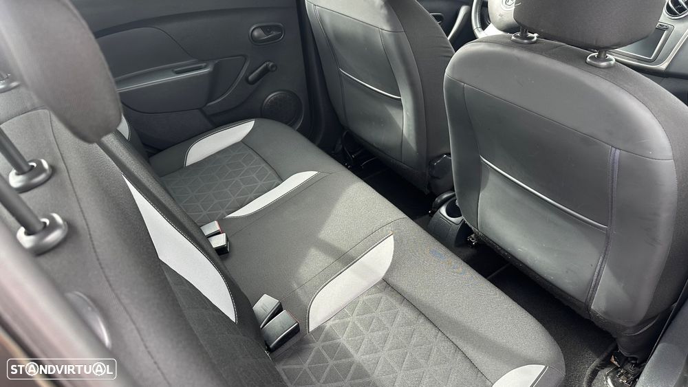 Dacia Sandero Stepway dCi 90 Ambiance - 19